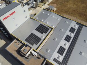Instalación de autoconsumo fotovoltaico en cubierta para Morchem realizado por Opengy